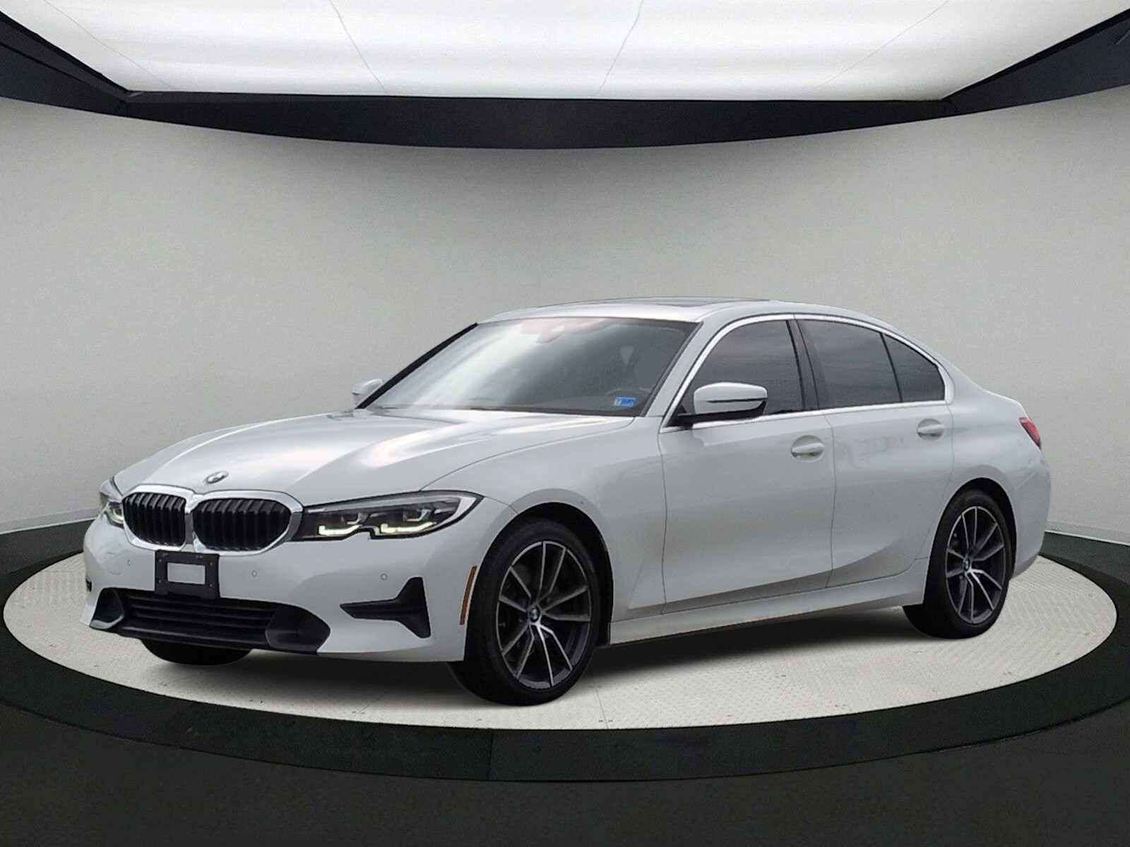 Used 2019 BMW 330i Sedan w/ Convenience Package RWD image 4