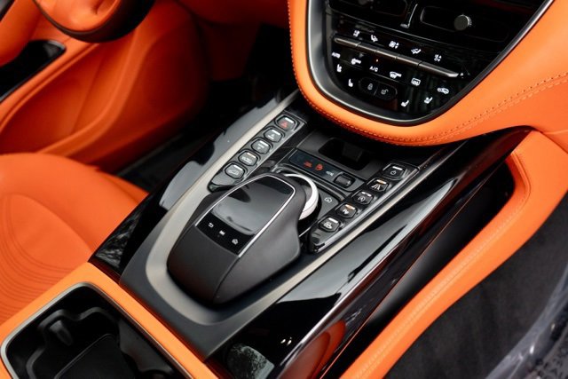 Used 2022 Aston Martin DBX image 26