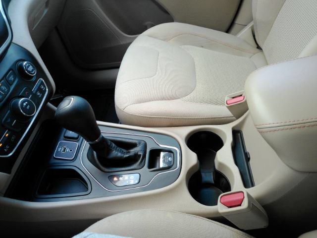 Used 2019 Jeep Cherokee Latitude w/ Popular Appearance Group FWD image 34