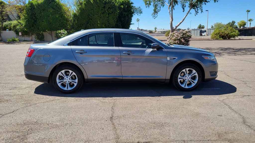 Used 2013 Ford Taurus SEL image 10
