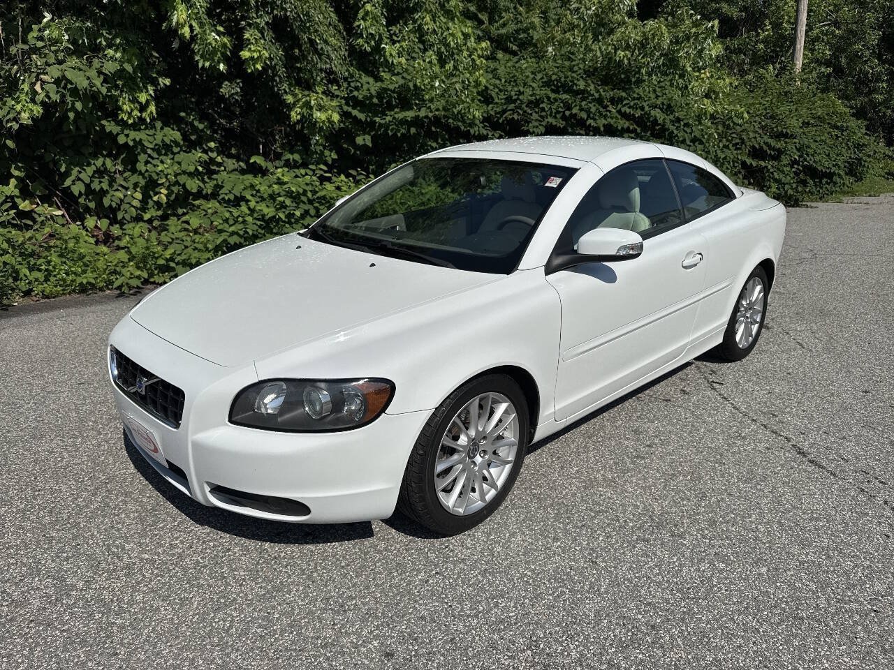 Used 2009 Volvo C70 T5 FWD image 4