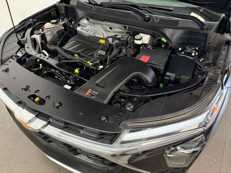 Used 2025 Chevrolet Trax LT w/ LT Convenience Package FWD image 23