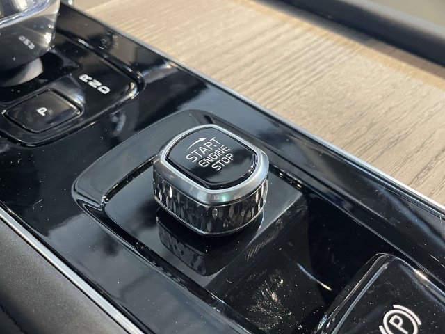 New 2026 Volvo XC90 B6 Plus w/ Protection Package Premier AWD/4WD image 34