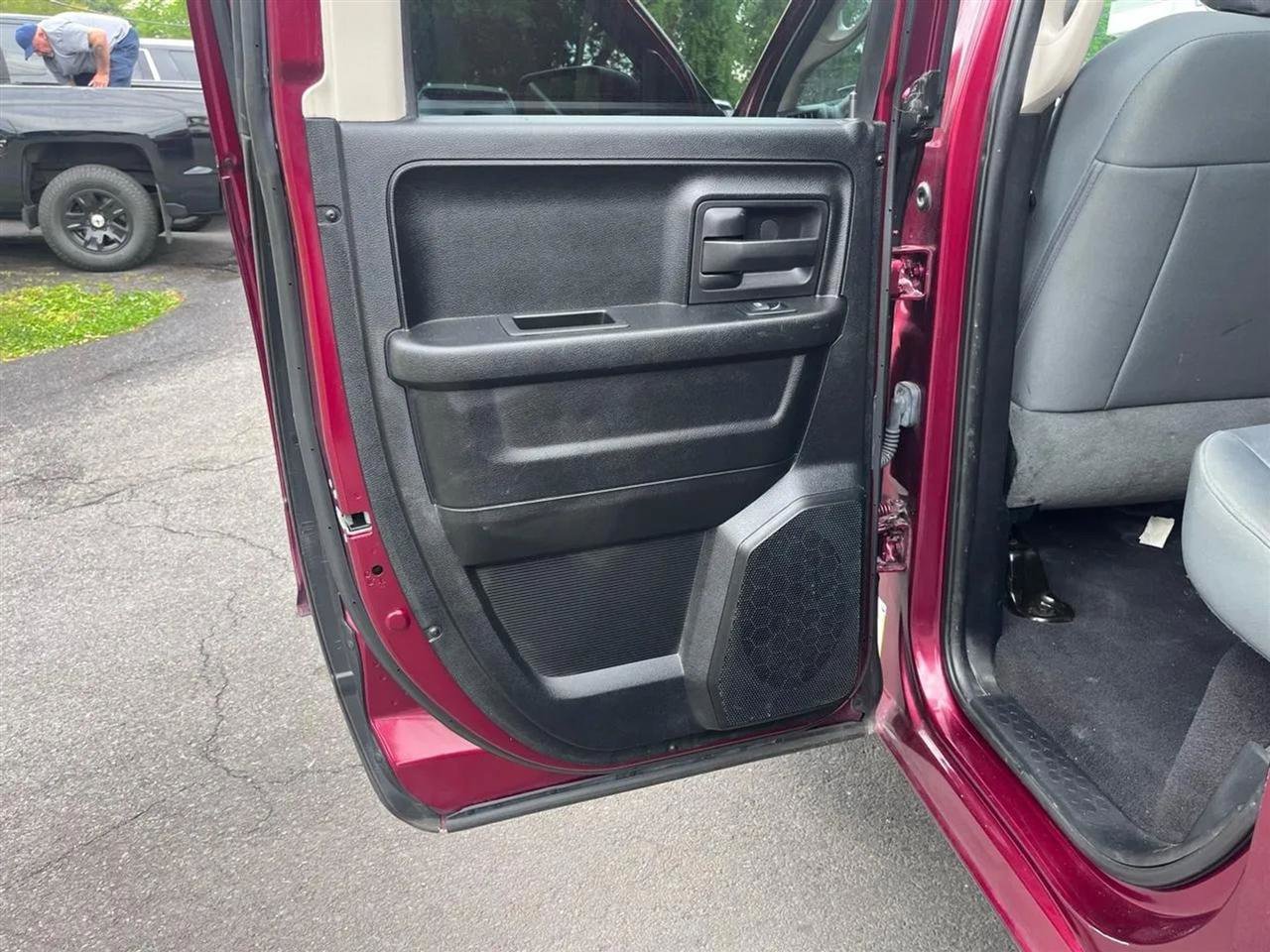 Used 2017 RAM 1500 Express w/ Express Value Package AWD/4WD image 15