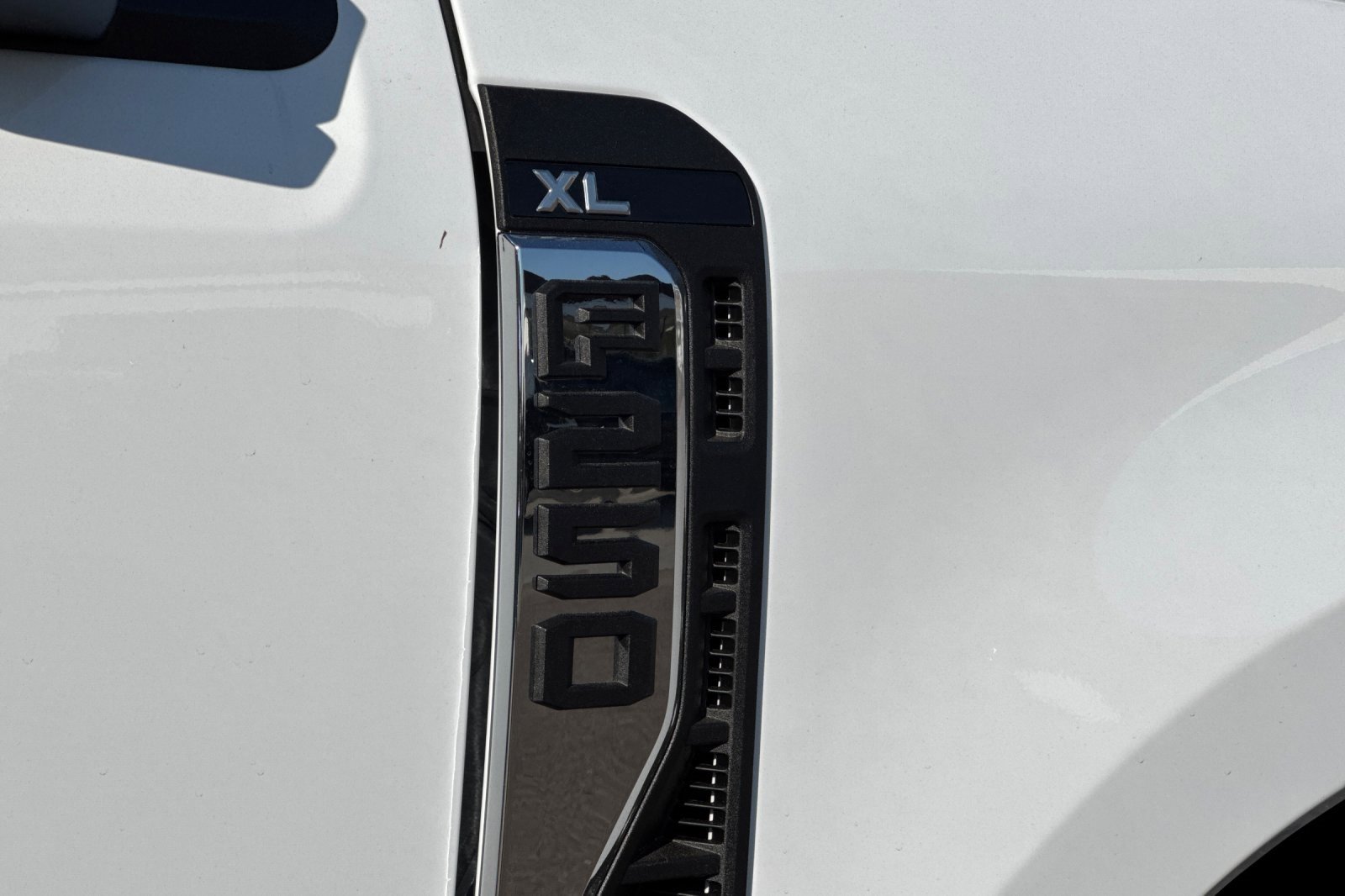 New 2025 Ford F250 XL w/ XL Chrome Package image 22