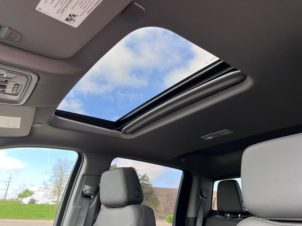 New 2026 GMC Sierra 2500 SLT w/ SLT Premium Package AWD/4WD image 14