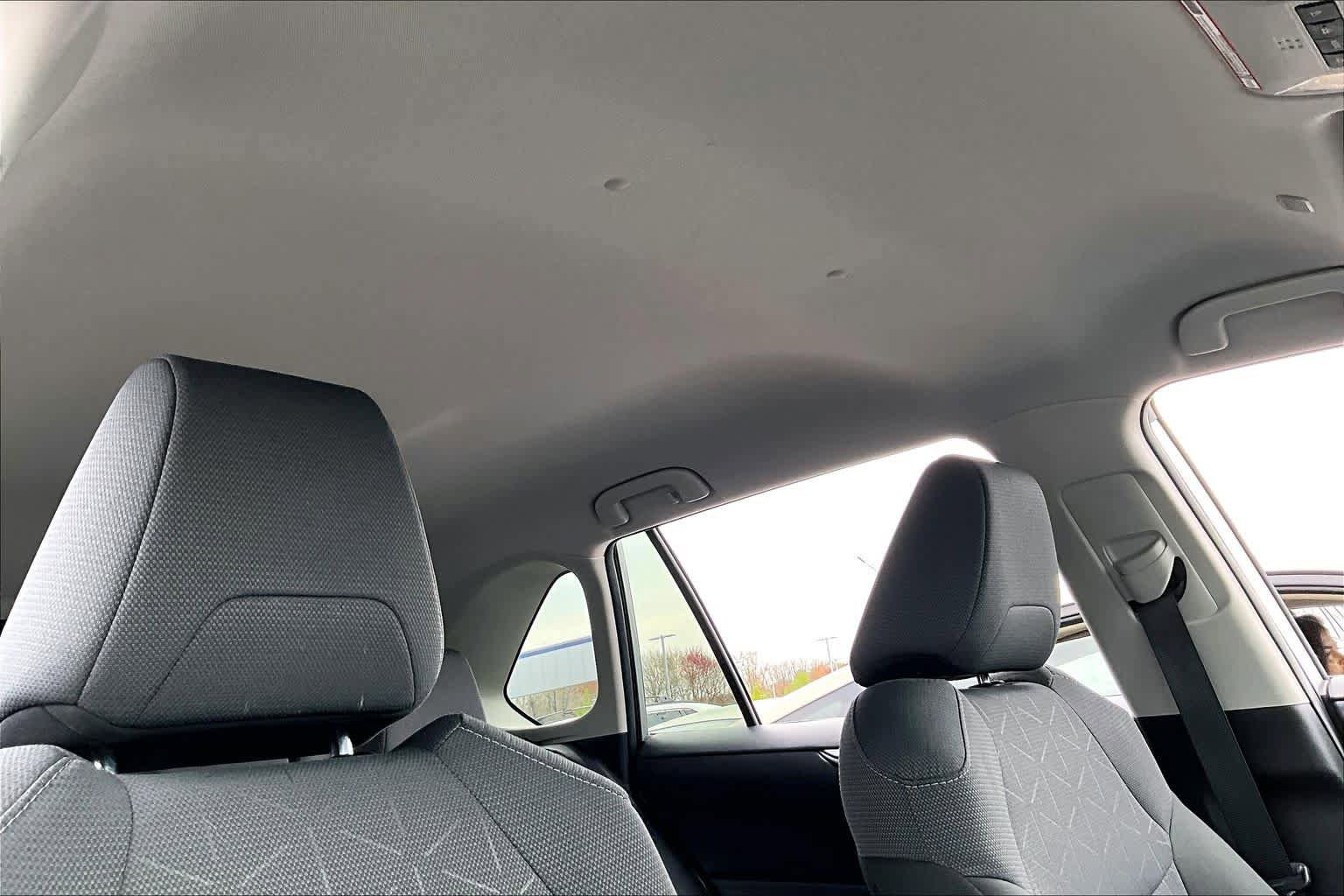 Used 2025 Toyota RAV4 XLE AWD/4WD image 14