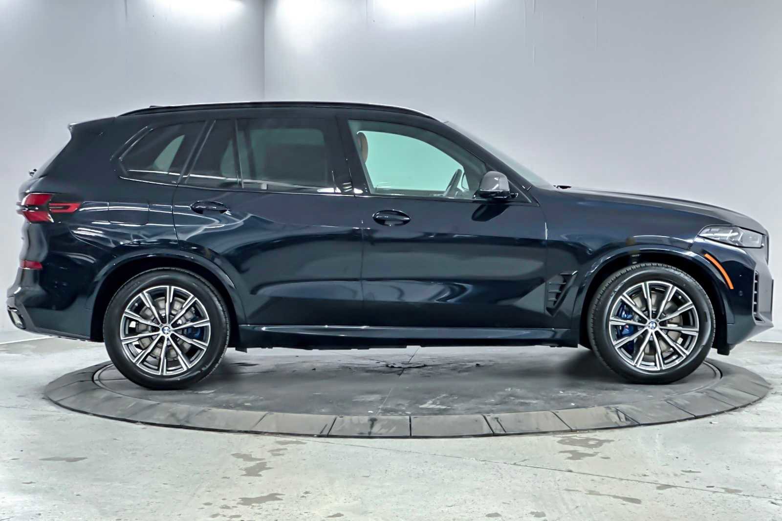 New 2026 BMW X5 xDrive50e w/ M Sport Package image 8