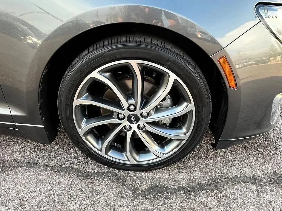 Used 2019 Lincoln MKZ Reserve w/ Reserve Plus Package FWD image 20
