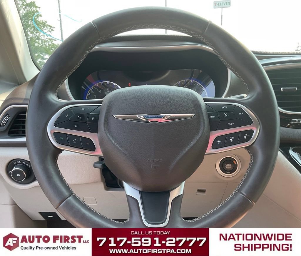 Used 2018 Chrysler Pacifica Touring-L w/ Advanced Safetytec Group FWD image 22