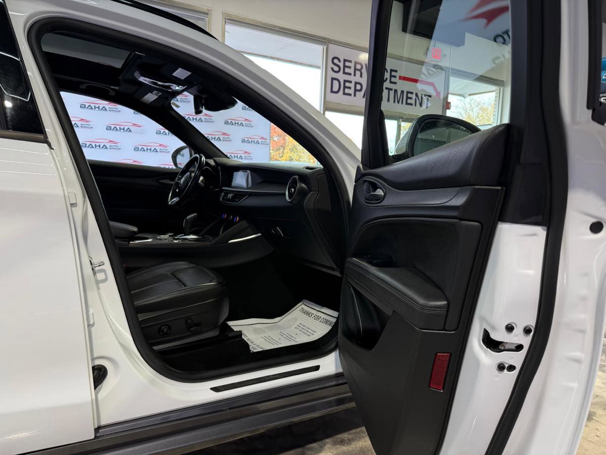 Used 2022 Alfa Romeo Stelvio Ti w/ Active Assist Plus Package image 33