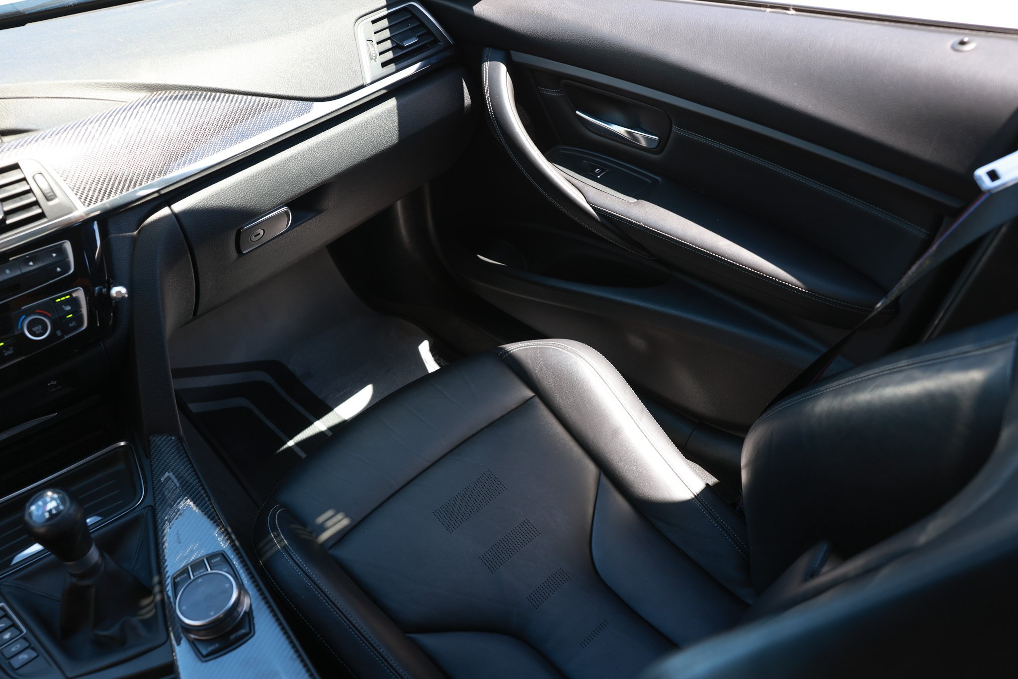 Used 2018 BMW M3 RWD image 26