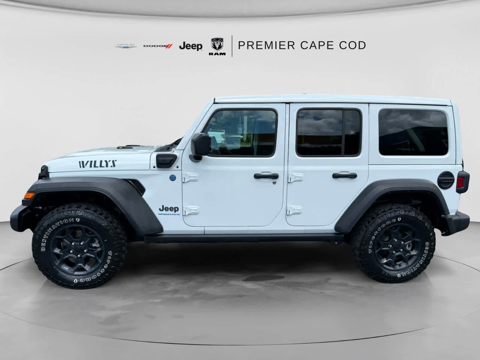 Used 2023 Jeep Wrangler Unlimited w/ Sun & Screen Package AWD/4WD image 8