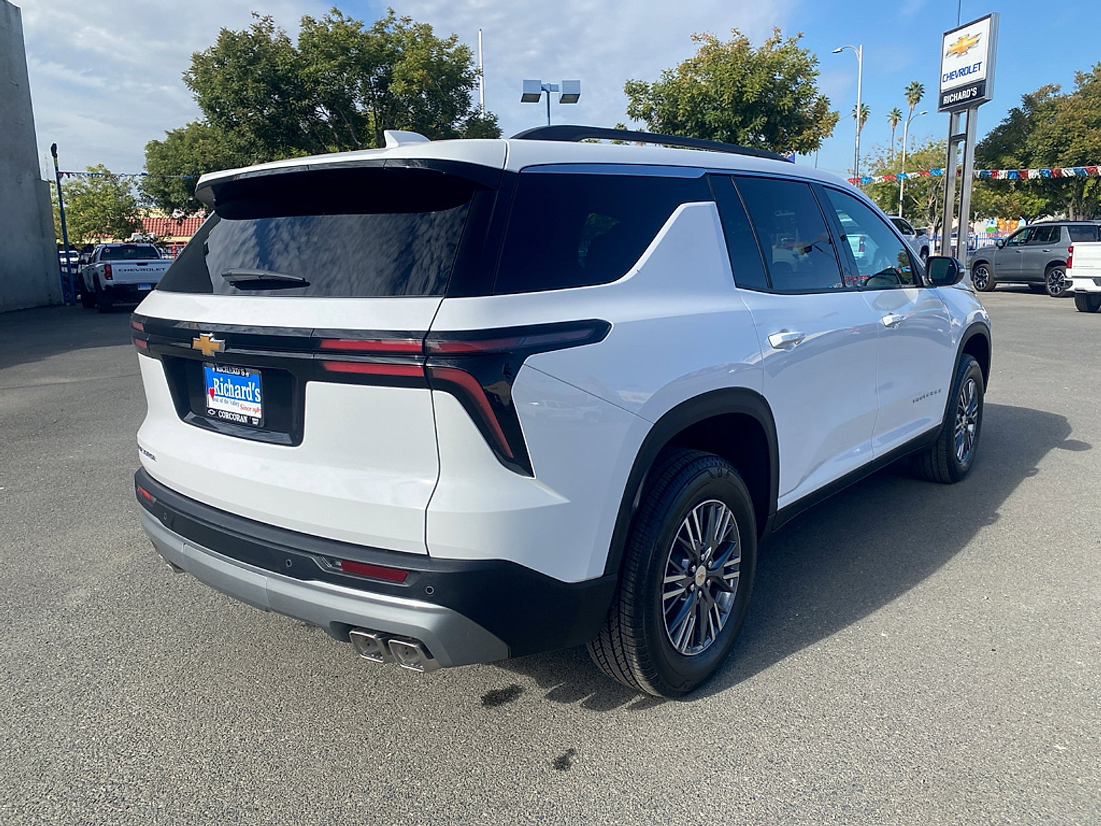 New 2026 Chevrolet Traverse LT FWD image 10