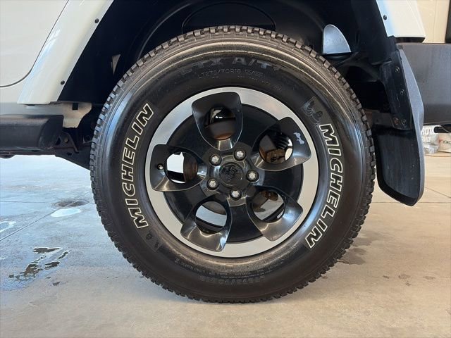 Used 2014 Jeep Wrangler Unlimited Sahara image 10