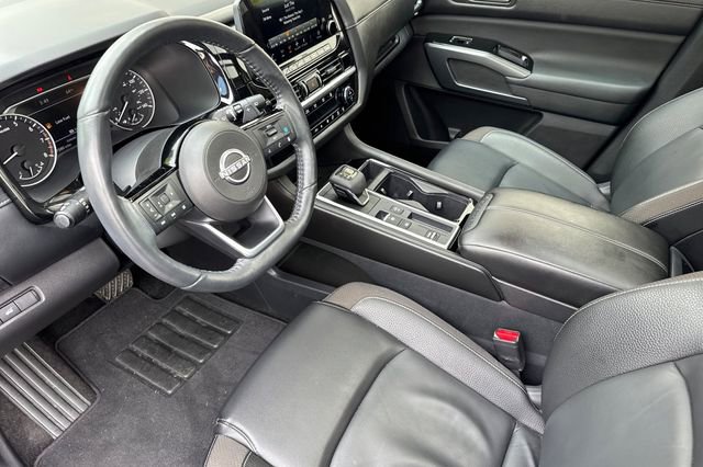 Used 2024 Nissan Pathfinder SL w/ SL Premium Package FWD image 10