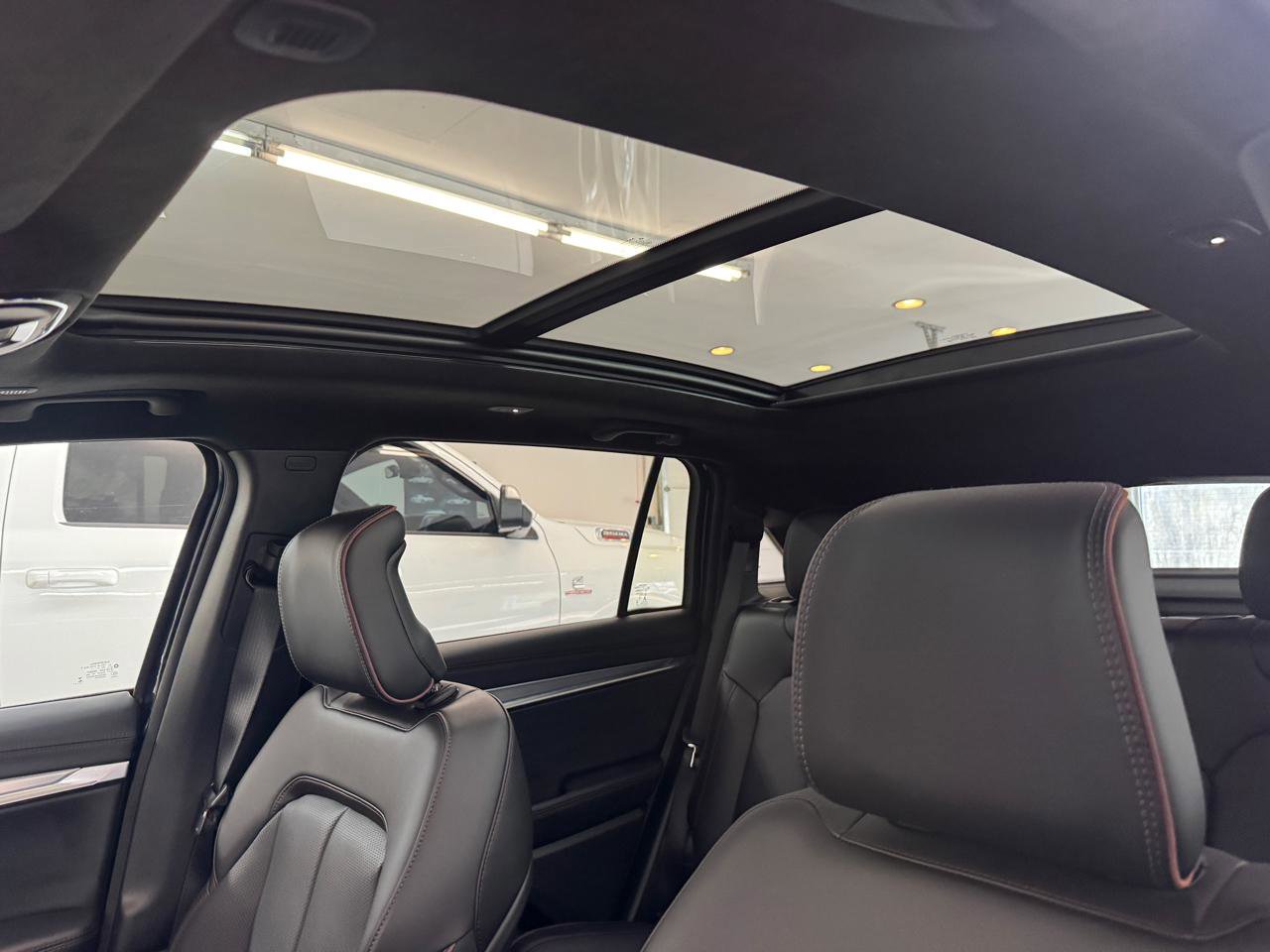 Used 2024 Jeep Wagoneer Launch Edition AWD/4WD image 19