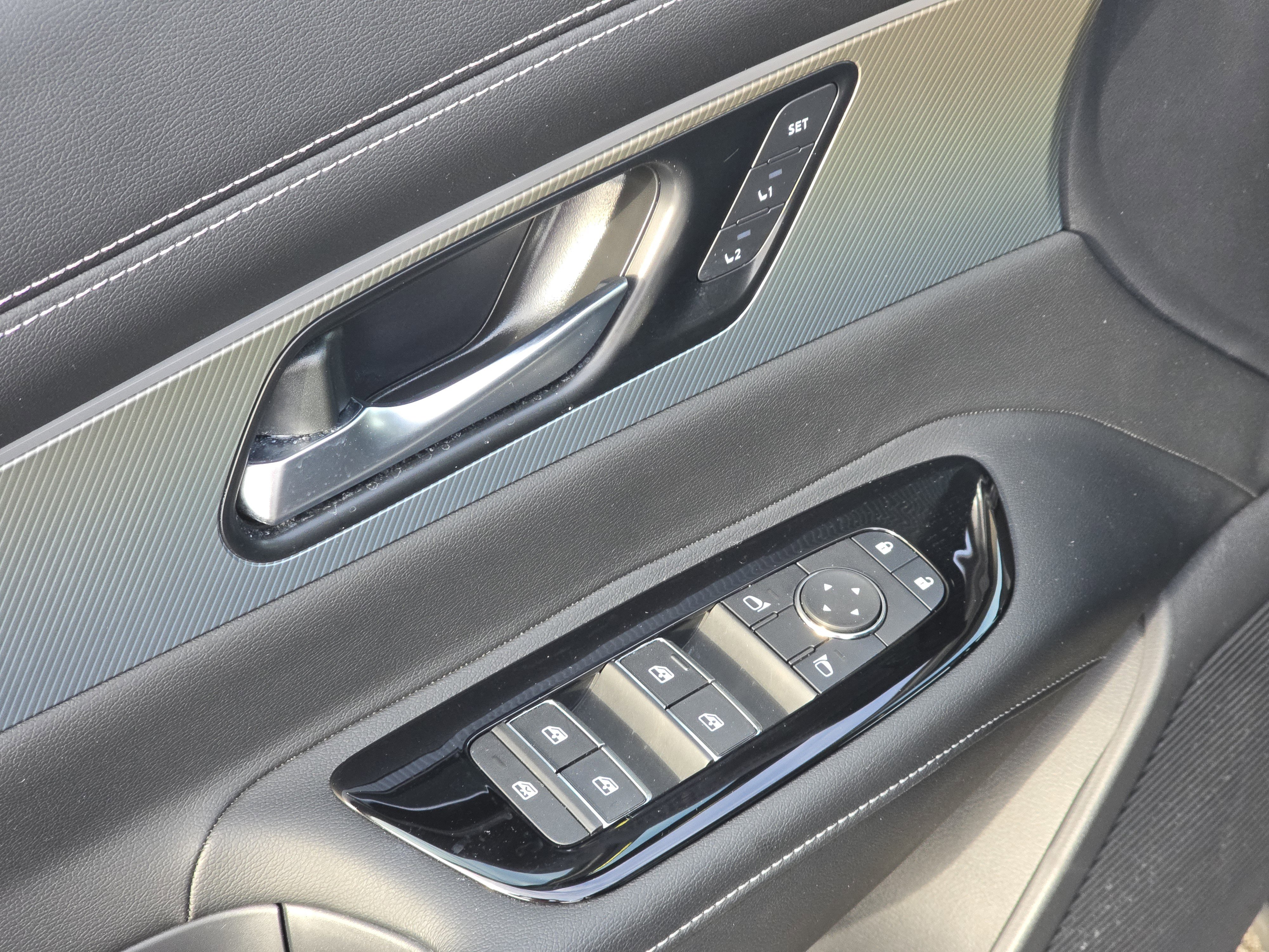 Used 2025 Nissan Murano SL image 34