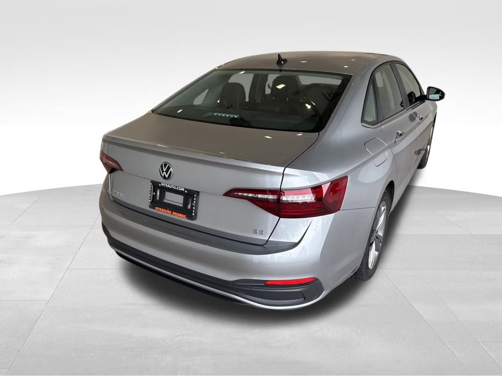 Used 2023 Volkswagen Jetta SE image 6