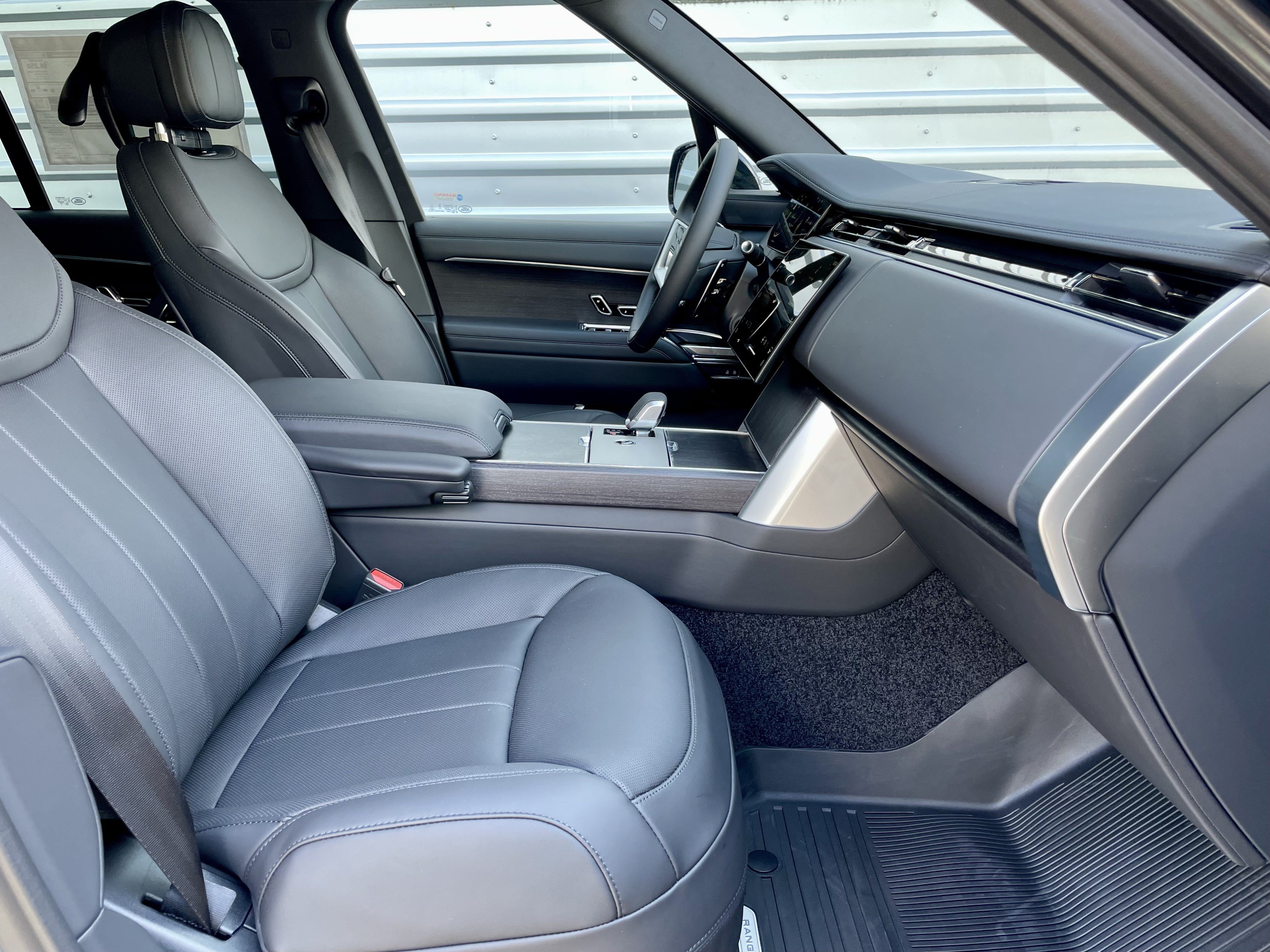 New 2026 Land Rover Range Rover SE AWD/4WD image 15