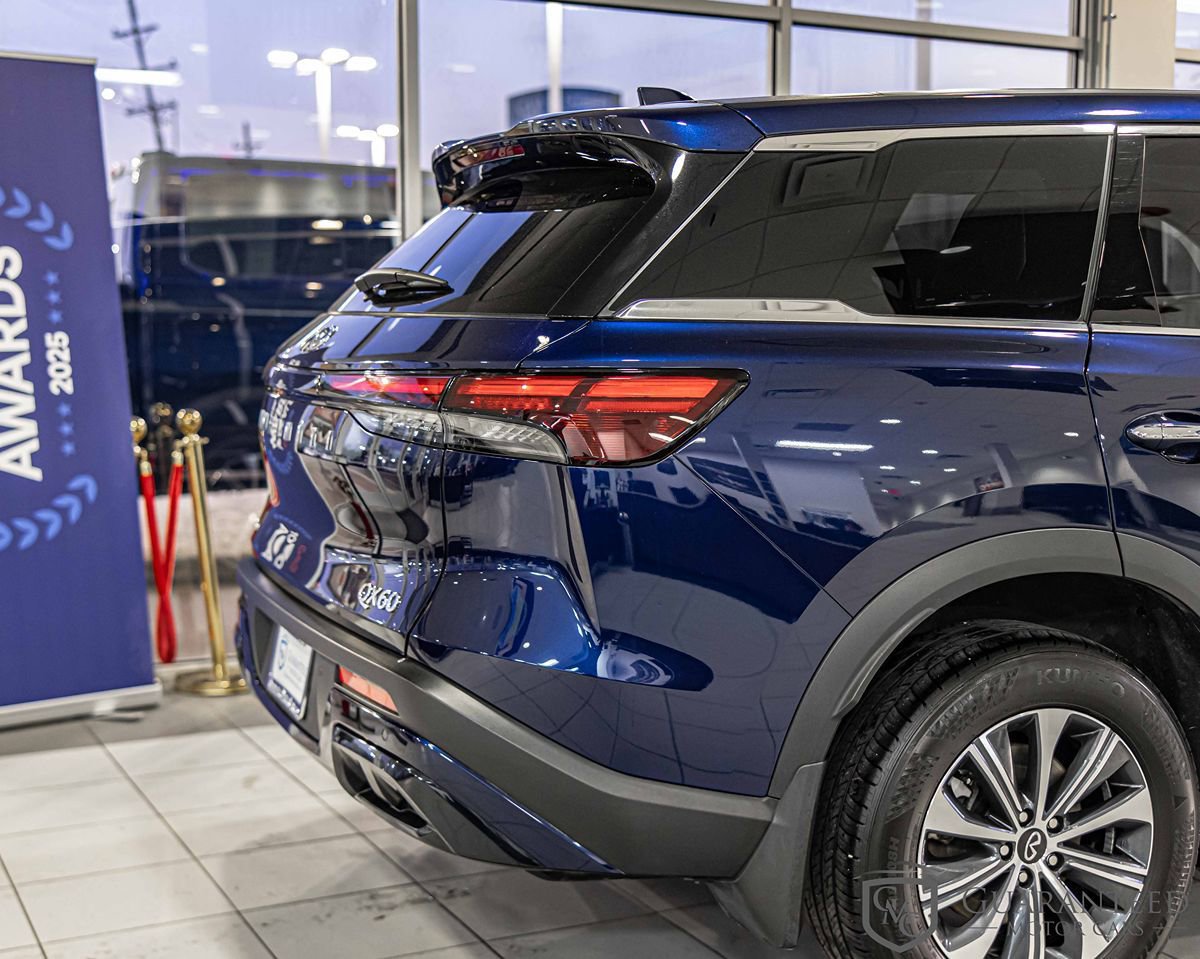 Used 2025 INFINITI QX60 Pure AWD/4WD image 12