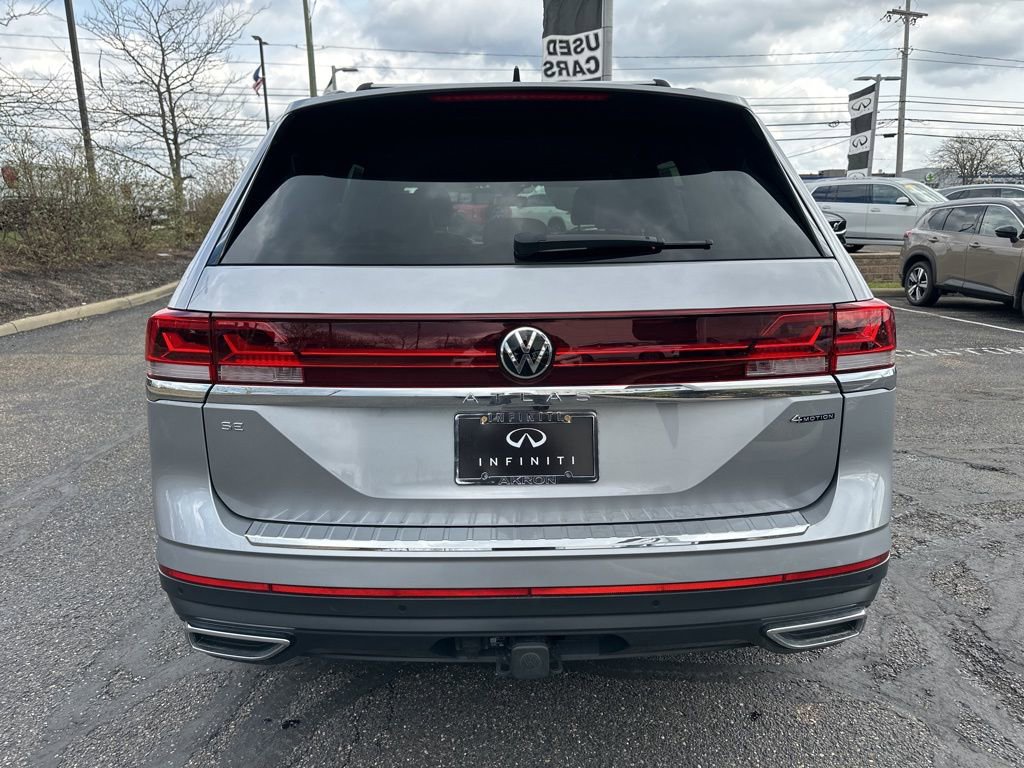Used 2024 Volkswagen Atlas SE AWD/4WD image 12