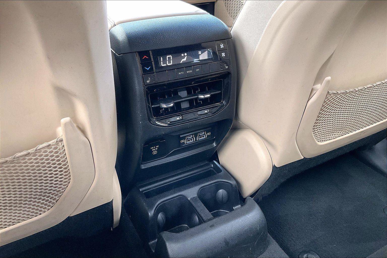 Used 2023 Jeep Grand Cherokee L Limited AWD/4WD image 32