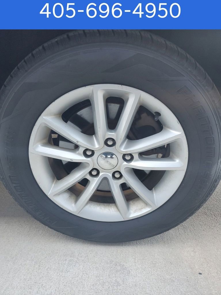 Used 2019 Dodge Grand Caravan SXT image 11