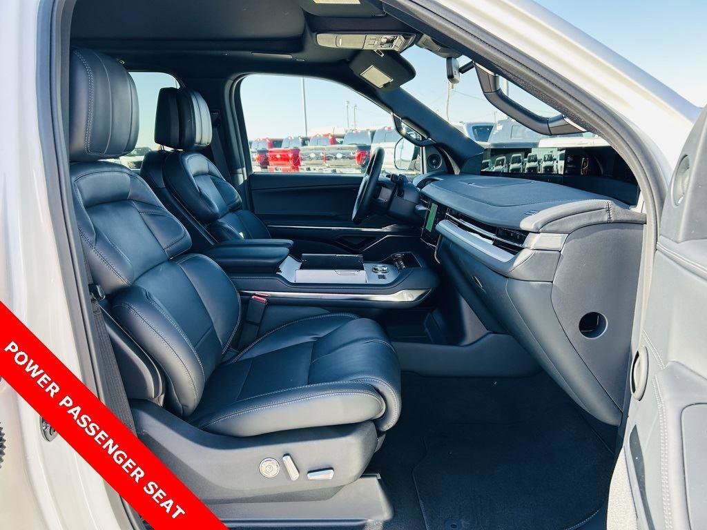 New 2025 Lincoln Navigator Reserve w/ Jet Appearance Package image 47