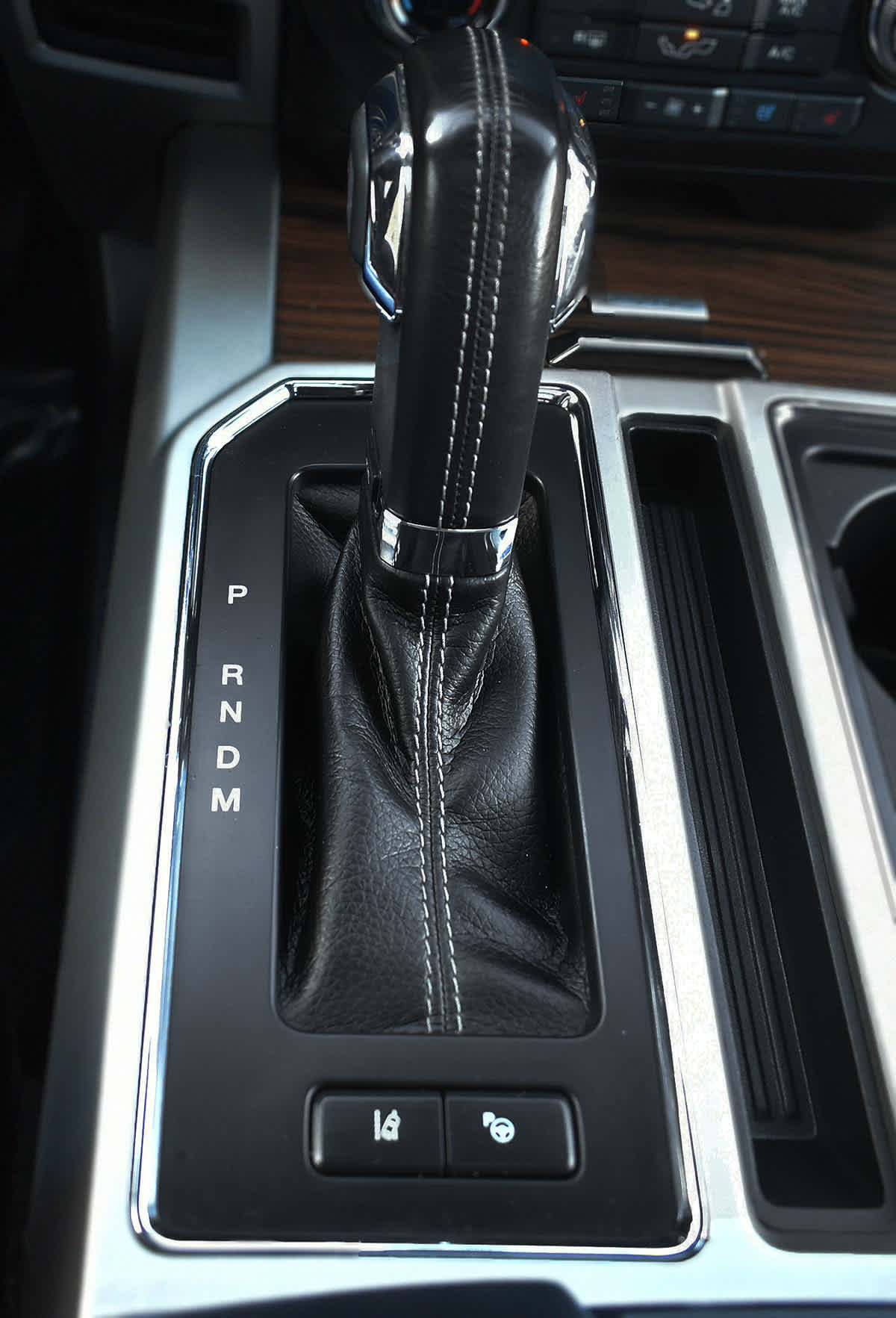 Used 2017 Ford F150 Lariat w/ Equipment Group 502A Luxury image 24