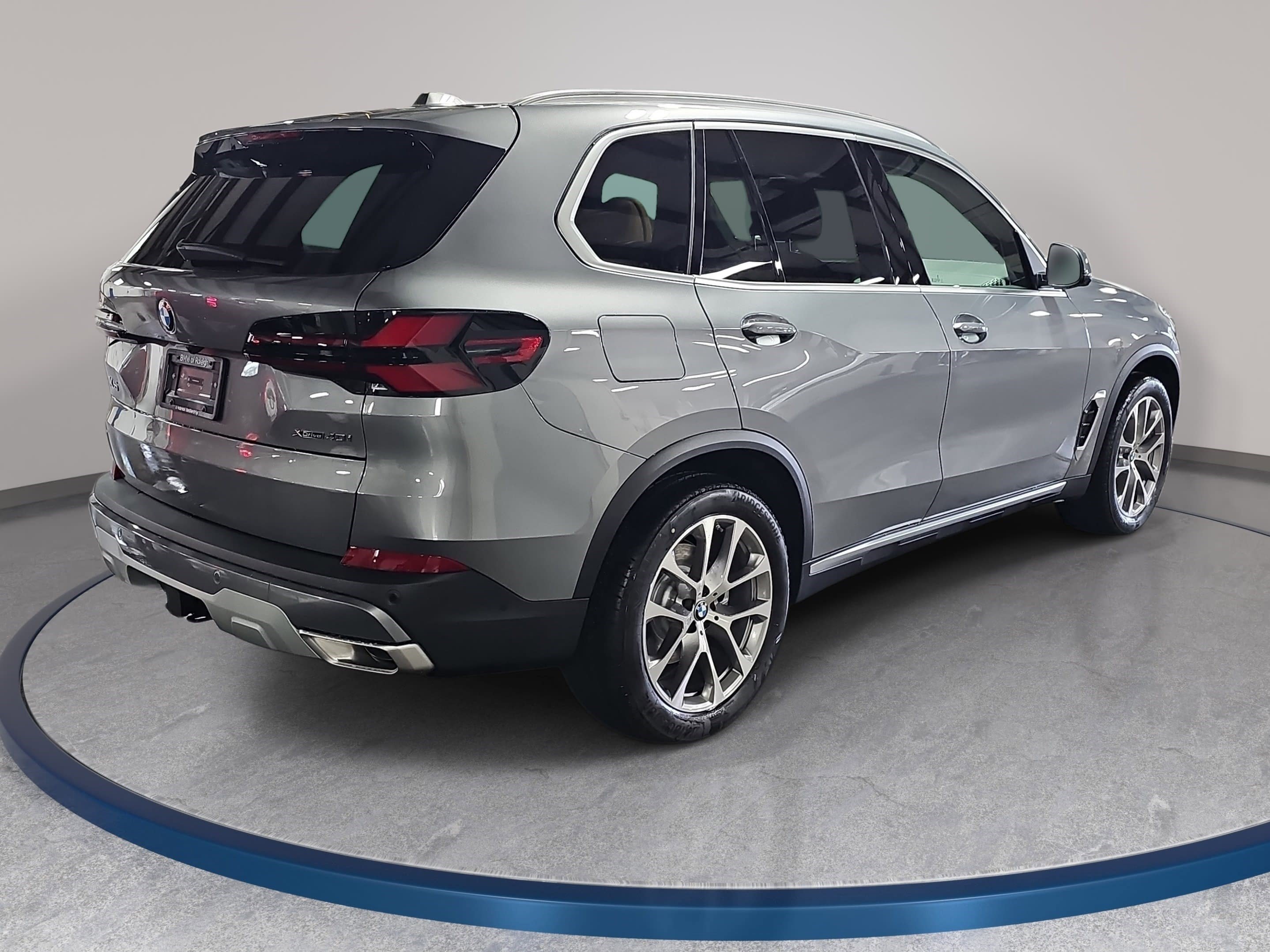 New 2026 BMW X5 xDrive40i w/ Climate Comfort Package AWD/4WD image 5