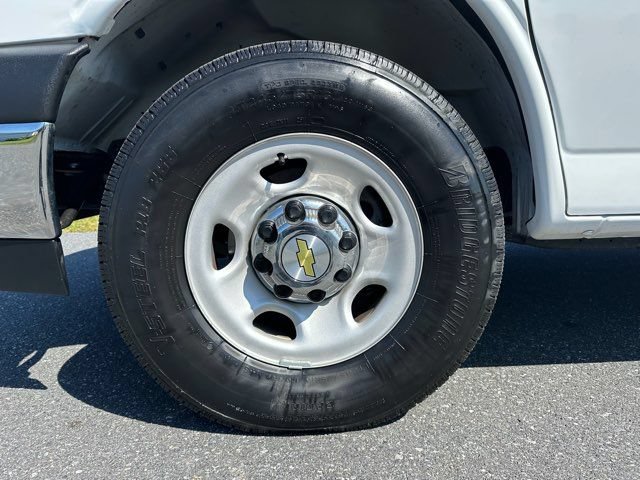 Used 2025 Chevrolet Express 3500 LT w/ LT Preferred Equipment Group RWD image 31