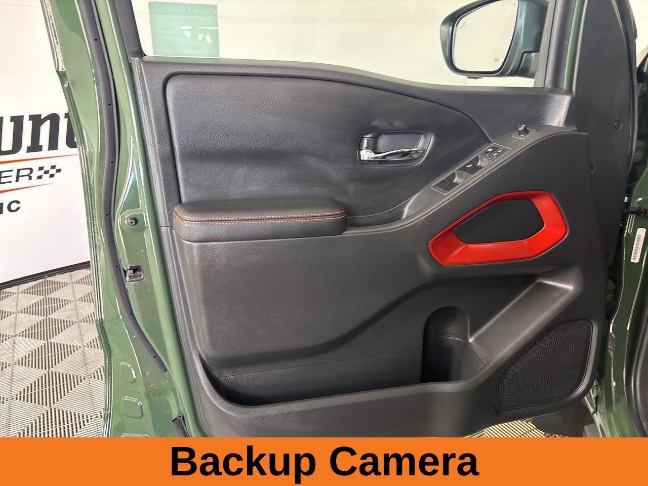 Used 2025 Nissan Frontier PRO-4X w/ Pro Convenience Package AWD/4WD image 8