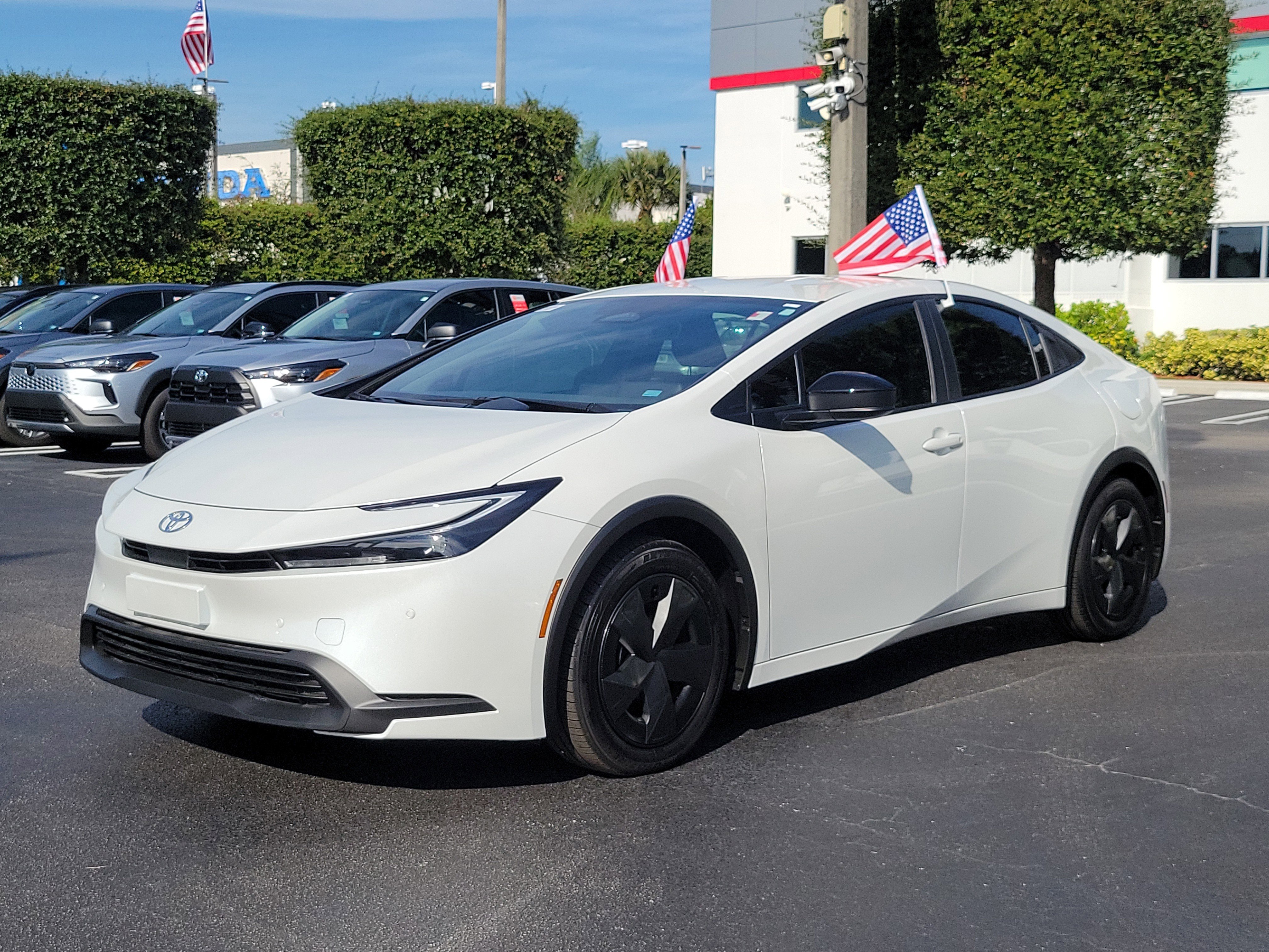 Used 2024 Toyota Prius LE image 6