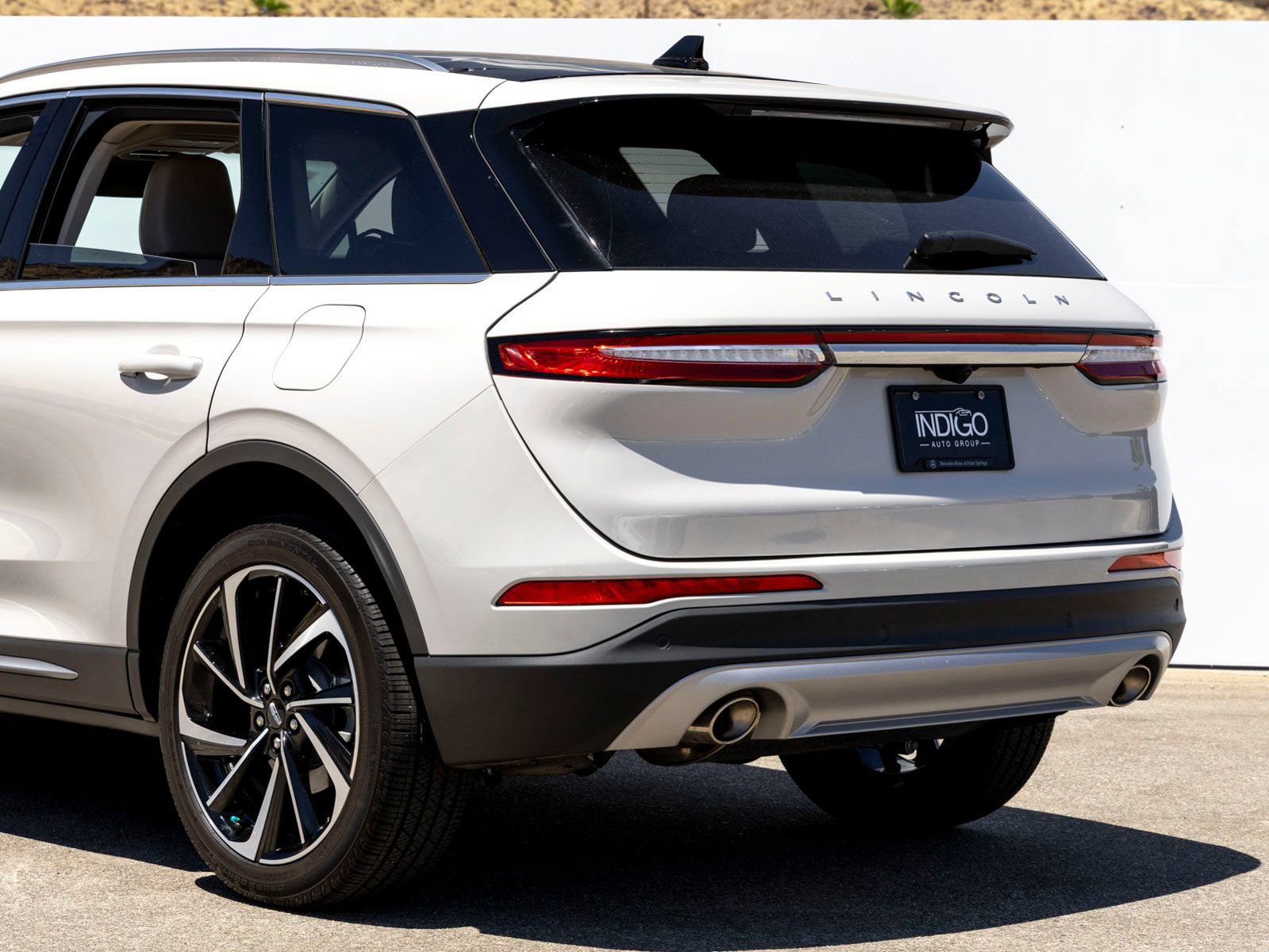 Used 2023 Lincoln Corsair Reserve w/ Equipment Group 201A FWD image 5
