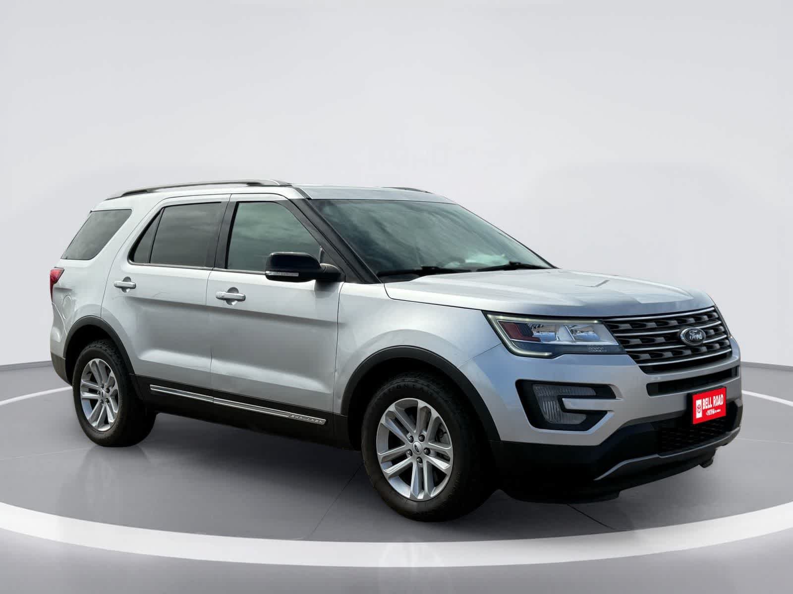 Used 2017 Ford Explorer XLT w/ Equipment Group 201A FWD image 7
