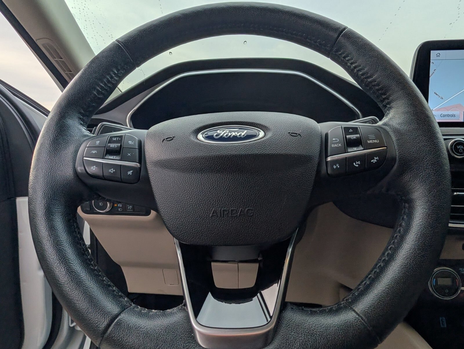 Used 2020 Ford Escape Titanium AWD/4WD image 32