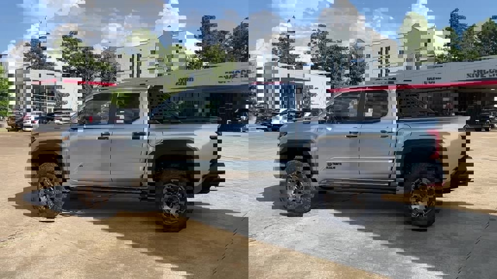 New 2025 Toyota Tacoma Trailhunter image 3