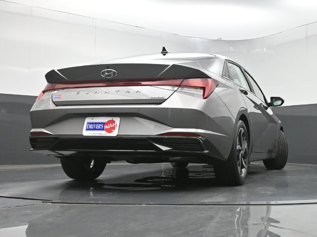 Used 2022 Hyundai Elantra Limited FWD image 30