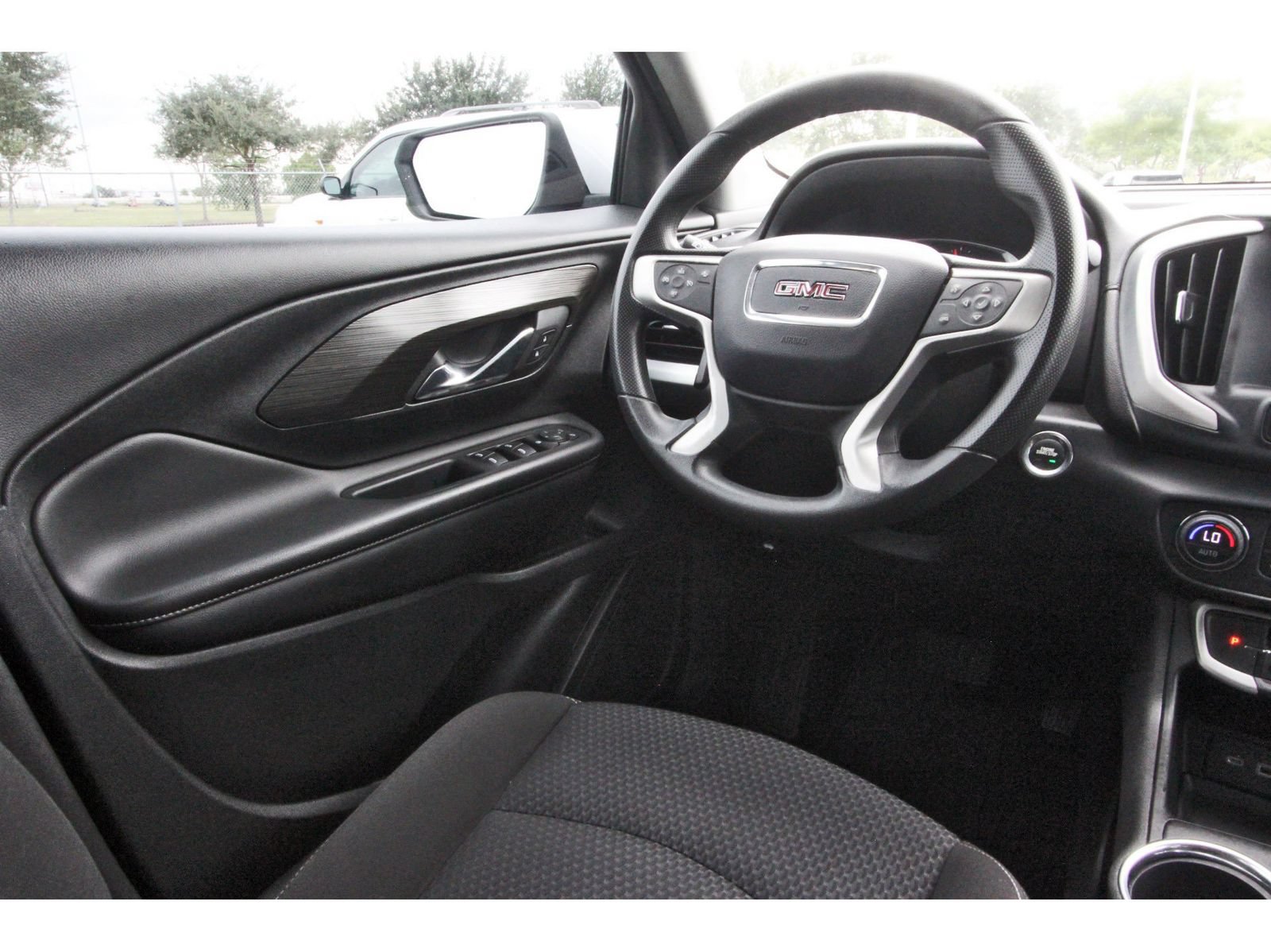 Used 2023 GMC Terrain SLE w/ Driver Convenience Package AWD/4WD image 11