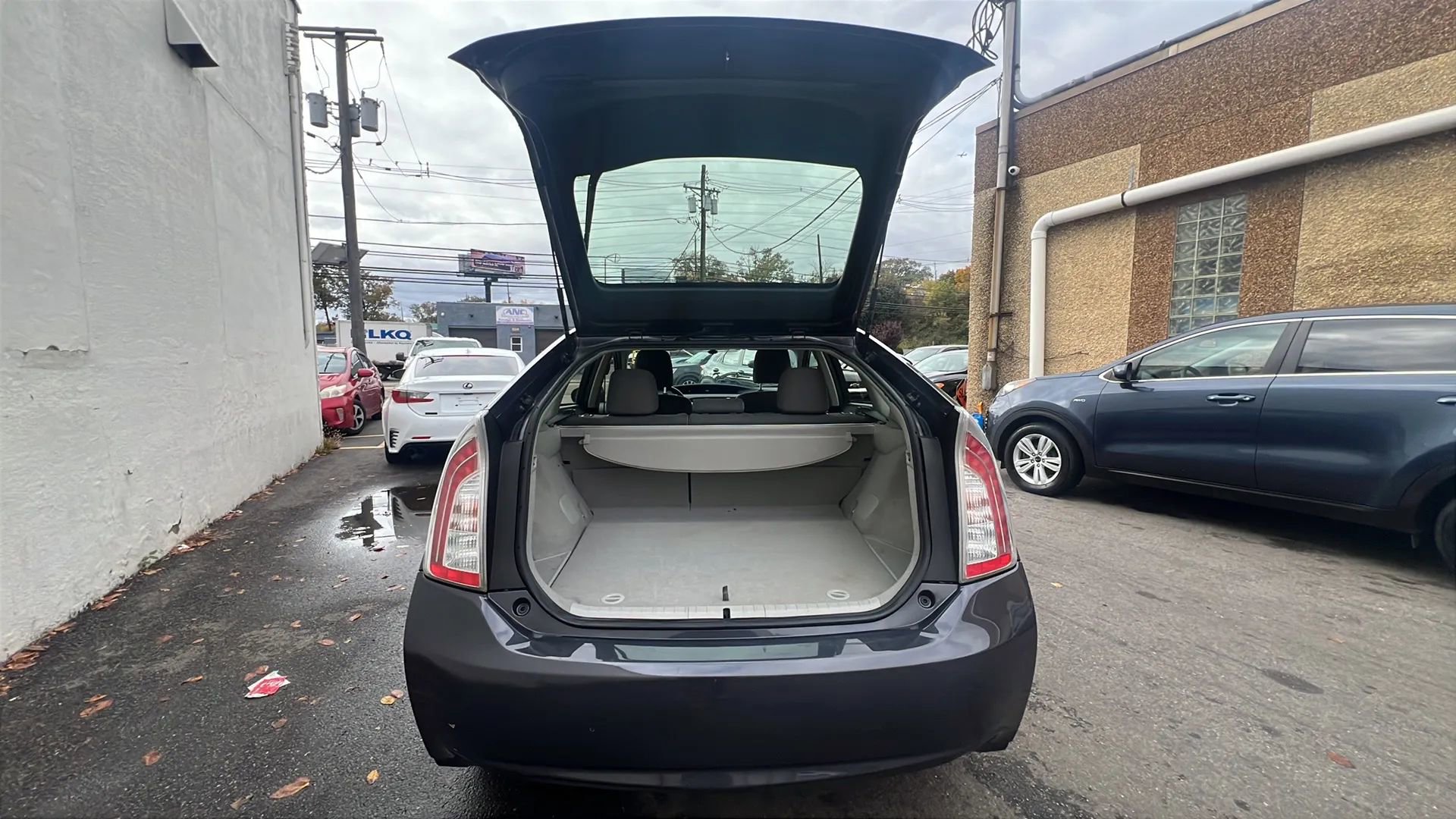 Used 2014 Toyota Prius One image 9