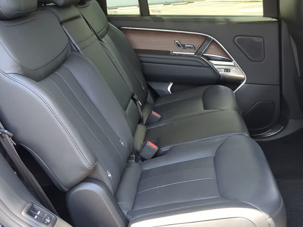 New 2025 Land Rover Range Rover Long Wheelbase SE AWD/4WD image 22
