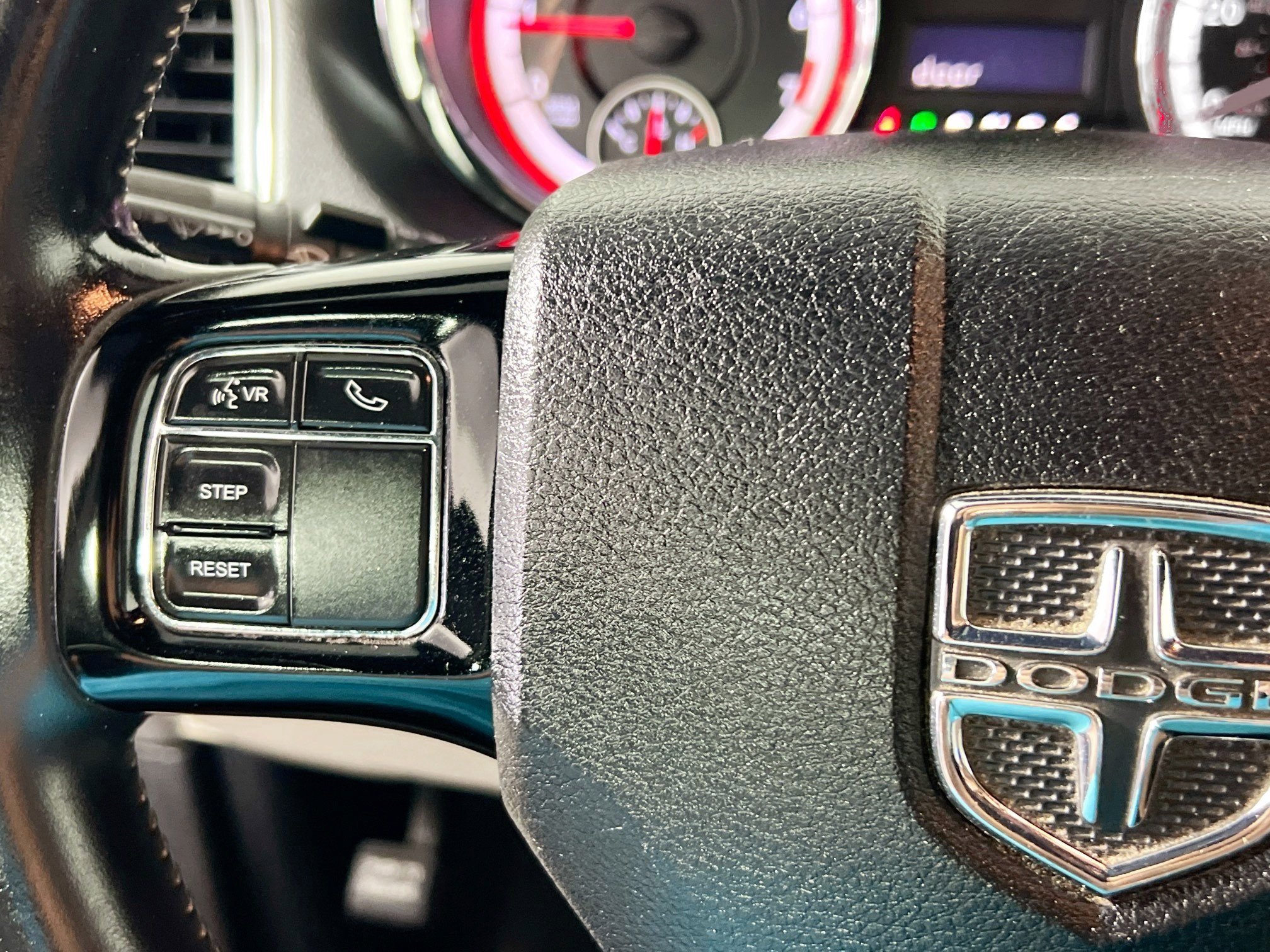 Used 2018 Dodge Grand Caravan SXT FWD image 18