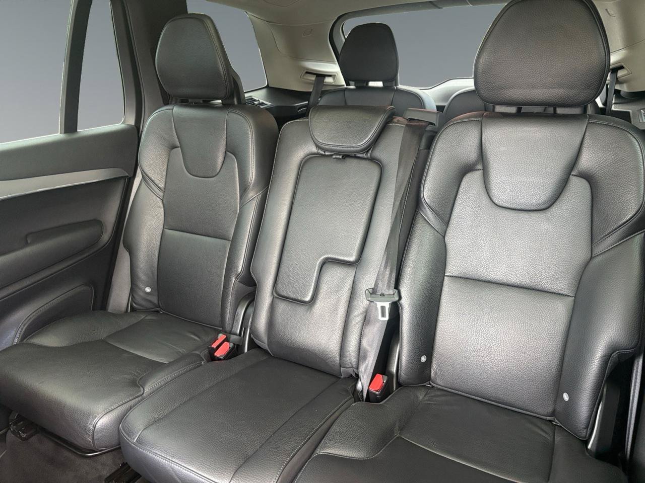 Used 2017 Volvo XC90 T6 Momentum w/ Vision Package AWD/4WD image 28