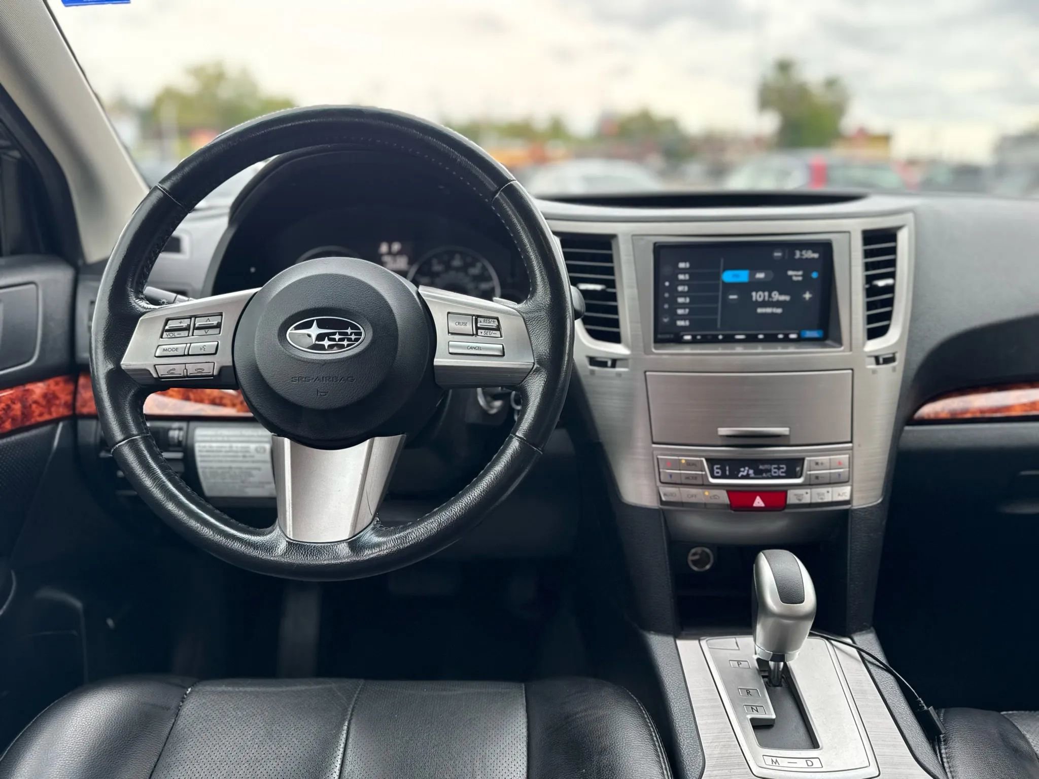 Used 2010 Subaru Outback 2.5i Limited image 12