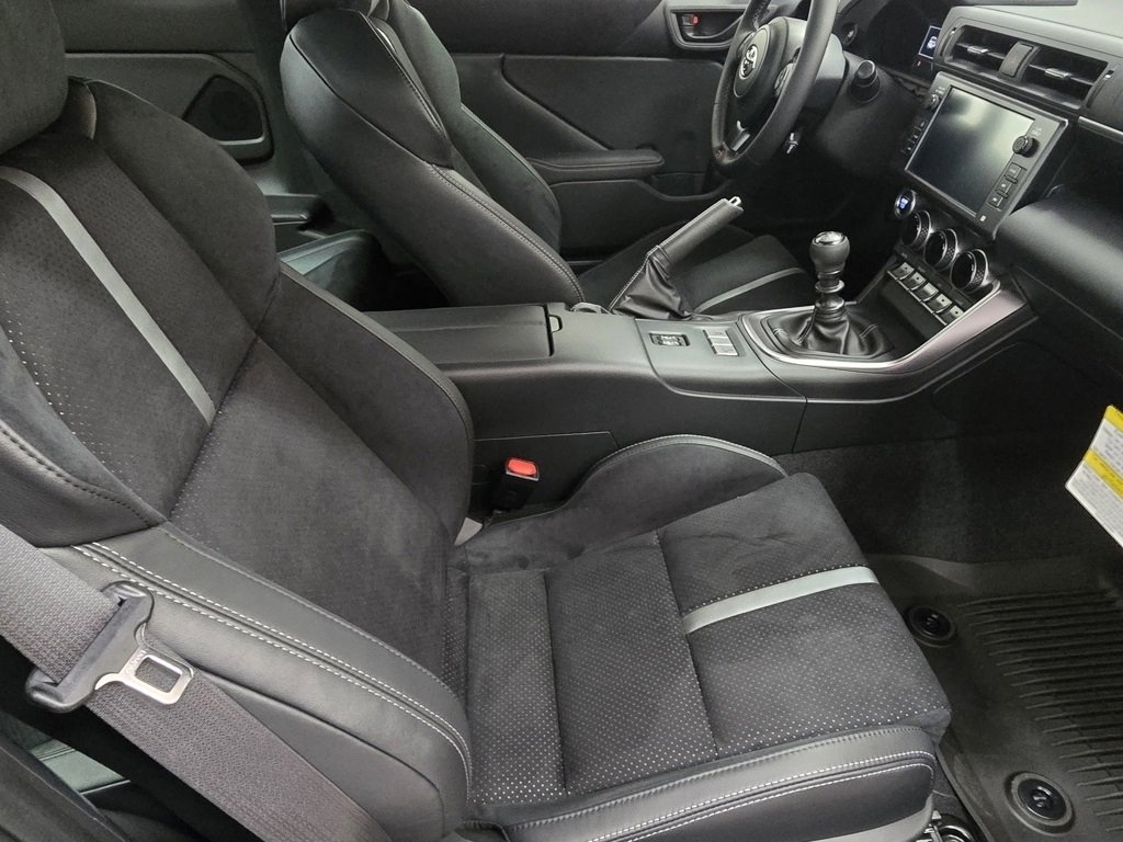 New 2025 Toyota GR86 Premium image 18