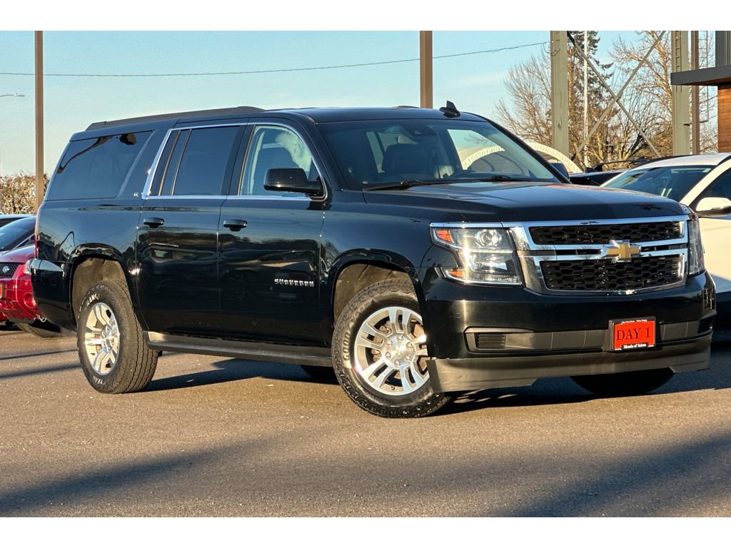 Used 2019 Chevrolet Suburban LT image 2