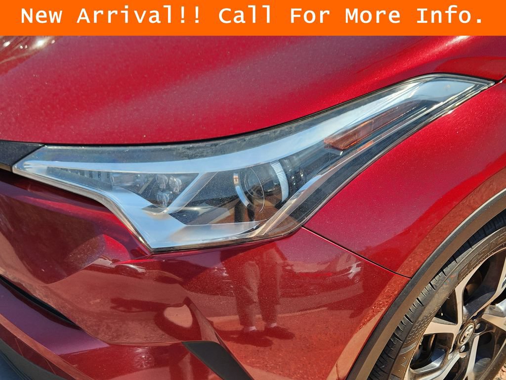 Used 2018 Toyota C-HR XLE FWD image 5