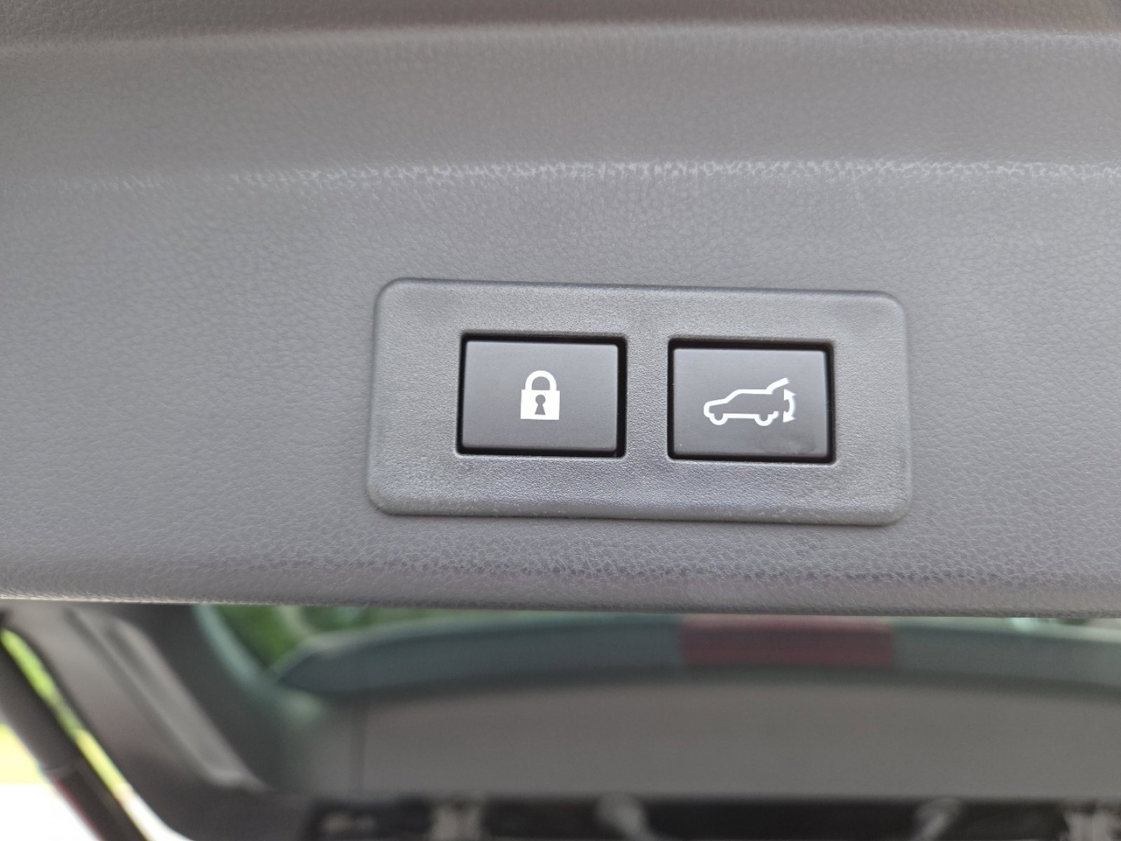 Used 2024 Subaru Ascent Premium w/ Convenience Package AWD/4WD image 19