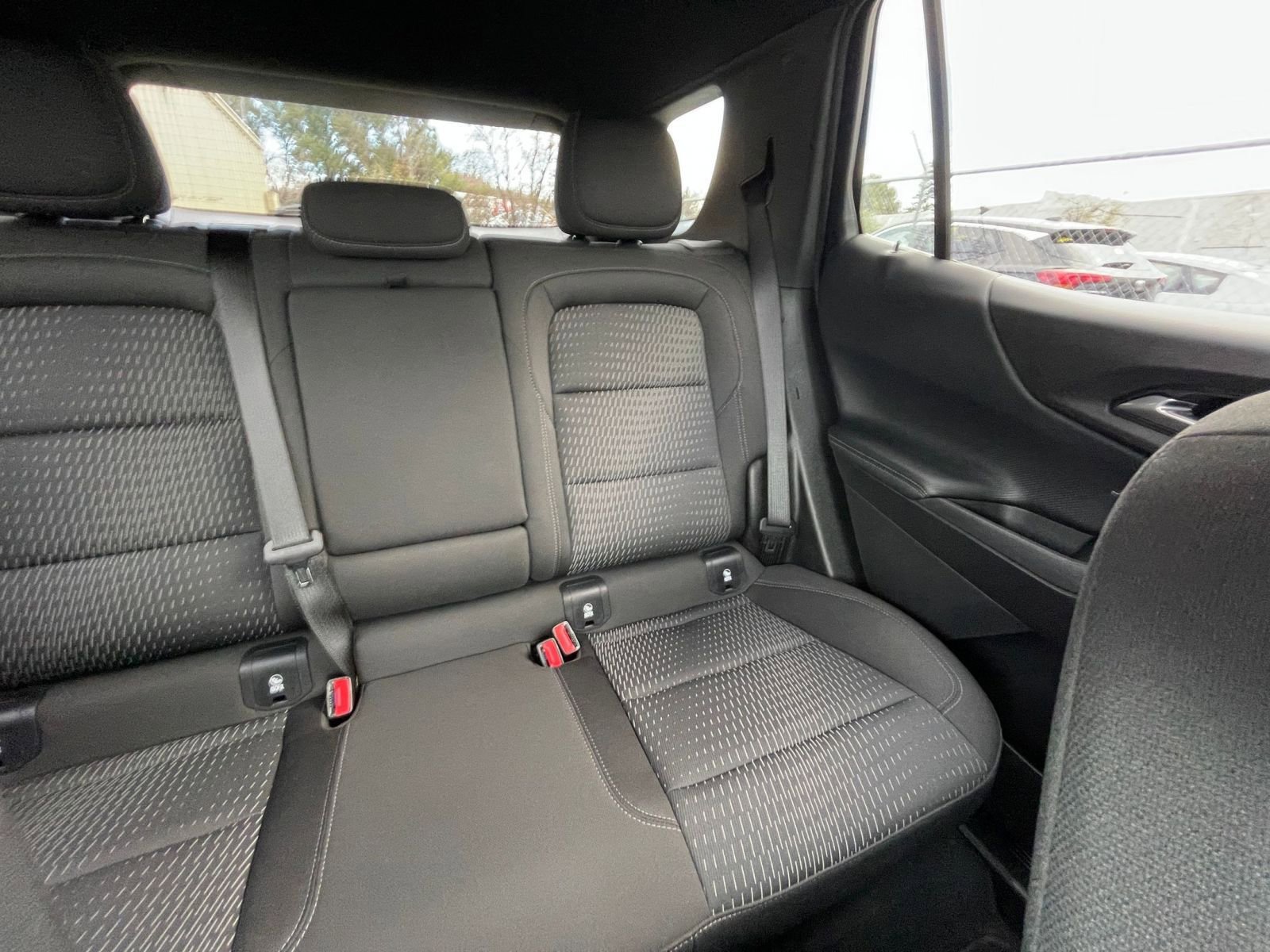 Used 2025 Chevrolet Equinox LT image 36